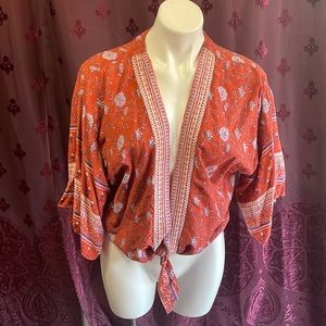 3/$20 Japna Boho Red Cropped Tye Front Blouse Size Large